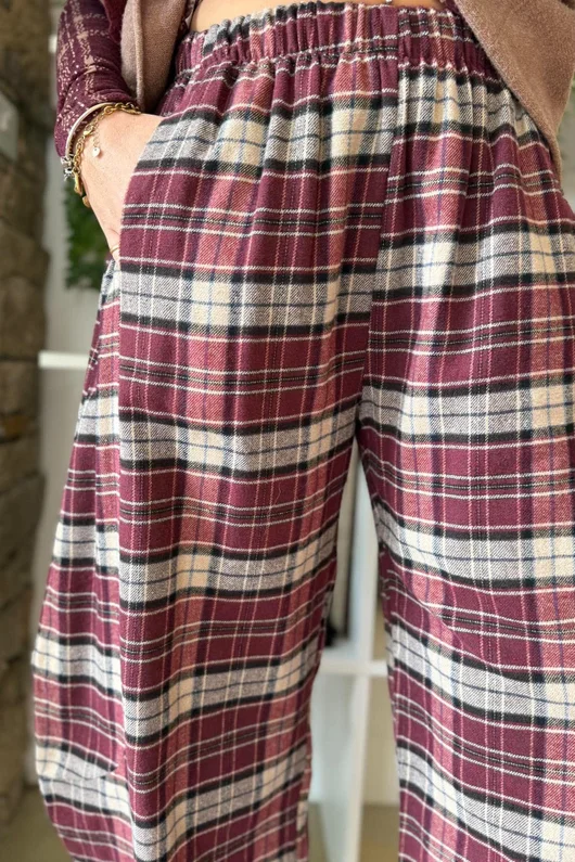 Patrick Plaid Brushed Cotton 7/8 Barrel Pant Burgundy
